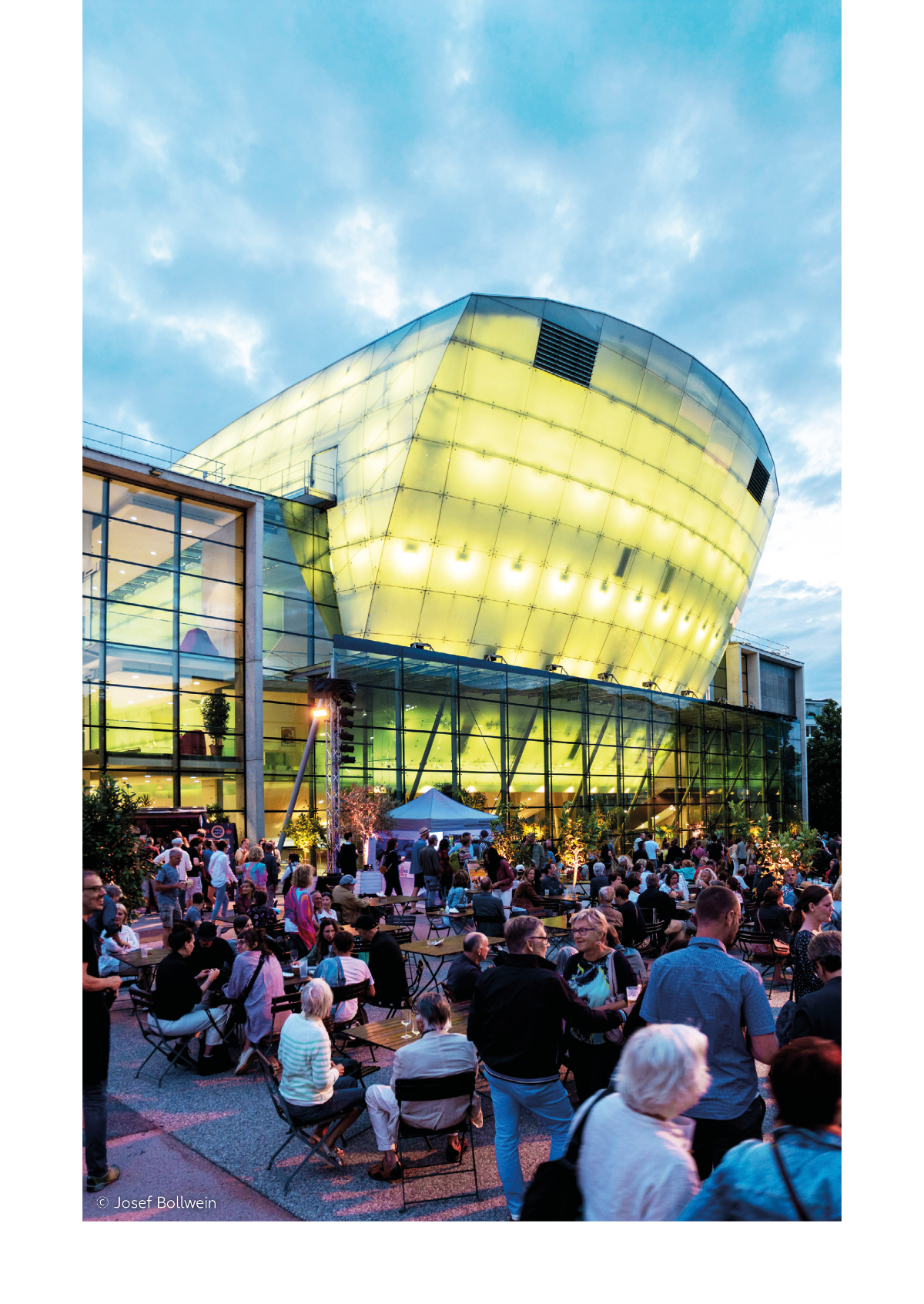 Festspielhaus bei Nacht
