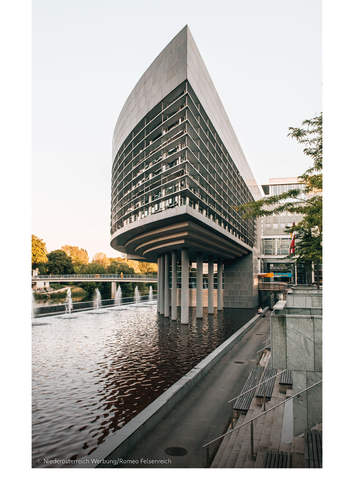 Landtagsschiff vom Landhausboulevard aus gesehen