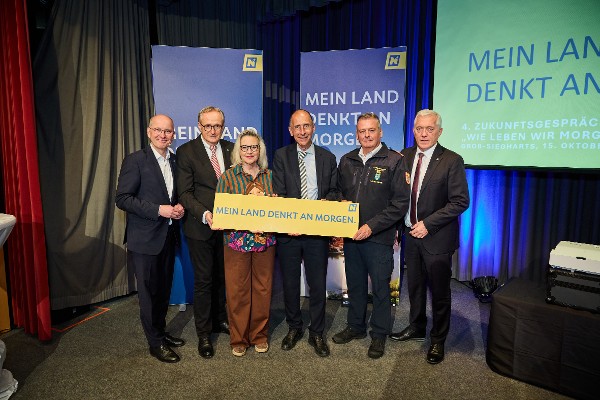 v.l.n.r. Friedrich Faulhammer, Werner Trock, Elisabeth Engstler, Peter Filzmaier, Dietmar Fahrafellner, Martin Lammerhuber